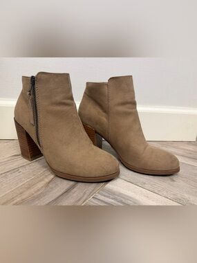 Madeline Girl GO GO Taupe Suede Style Ankle Booties 6.5